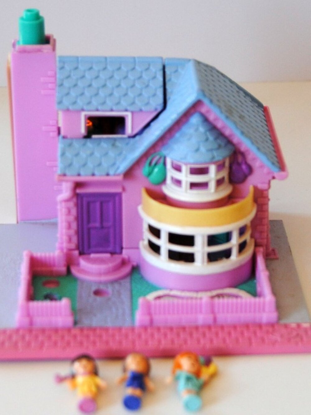 Vintage 1993 Bluebird Polly Pocket Bay Window House Lights Up 3 figures